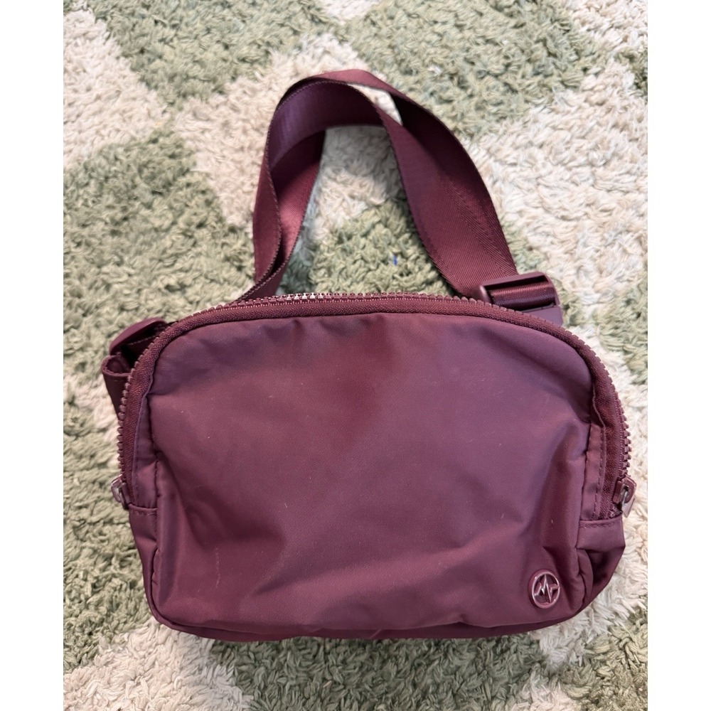 PANDER Burgundy Belt Bag Fanny Pack, Adjustable Crossbody Strap, Zip Closure